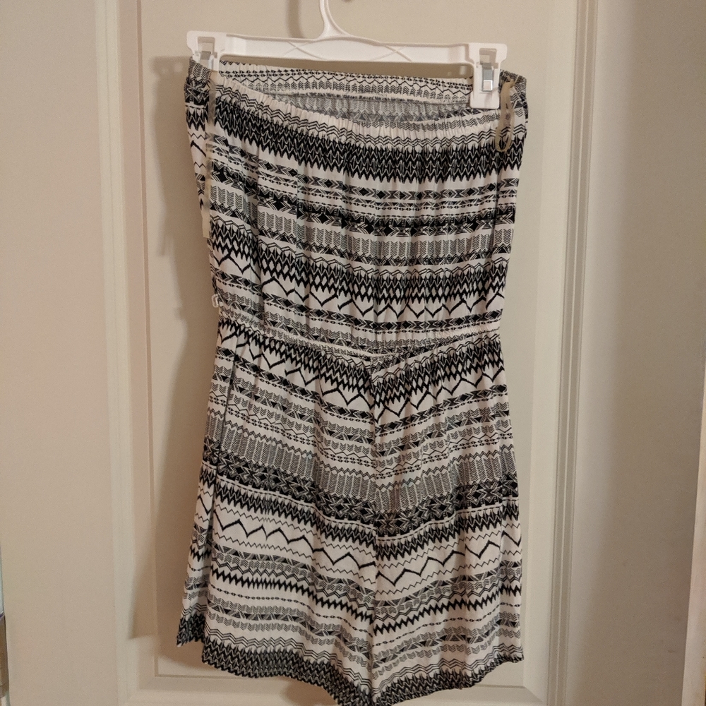 Romper - Picture 2 of 3